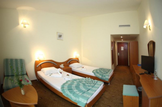 HOLIDAY VILLAGE - ROOM